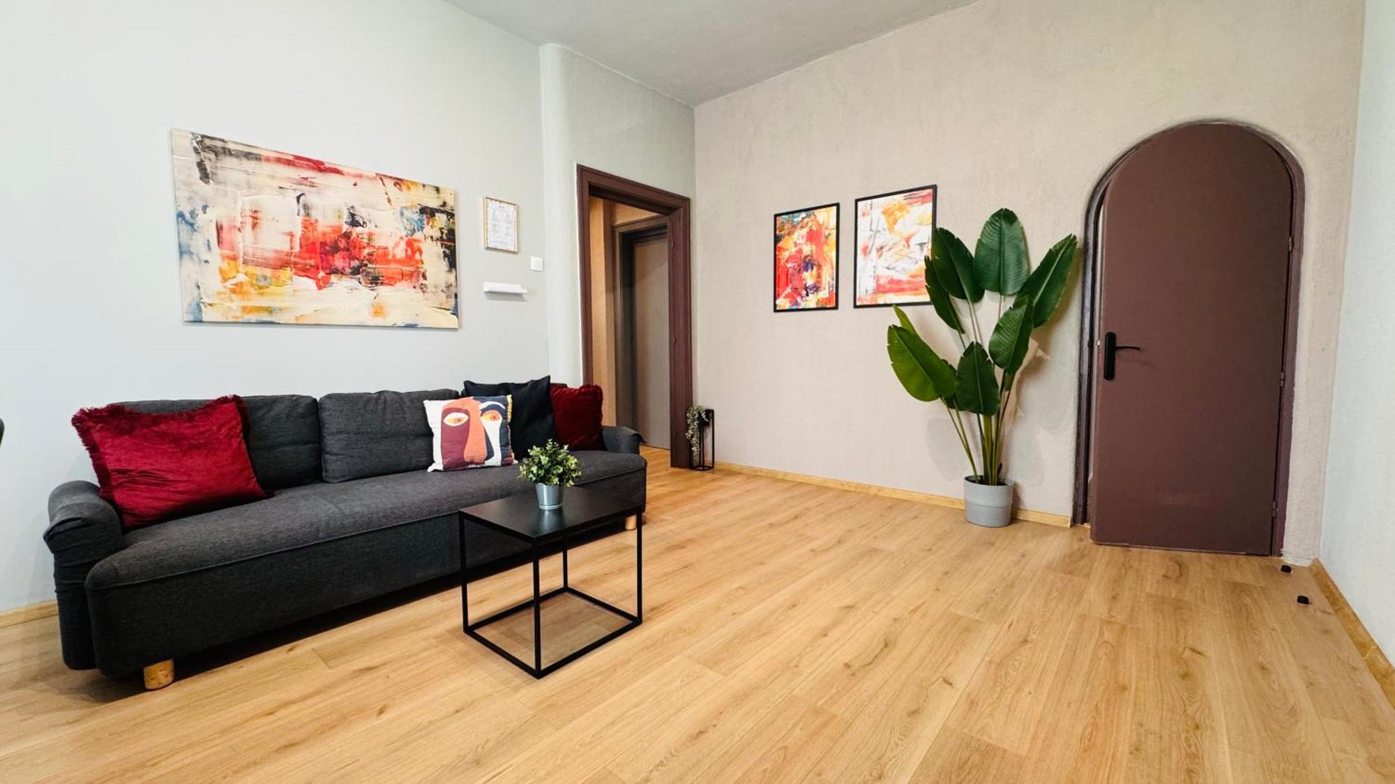 Ideal Home - Spacious & Modern Accommodation Near Unirii Square Бухарест Номер фото