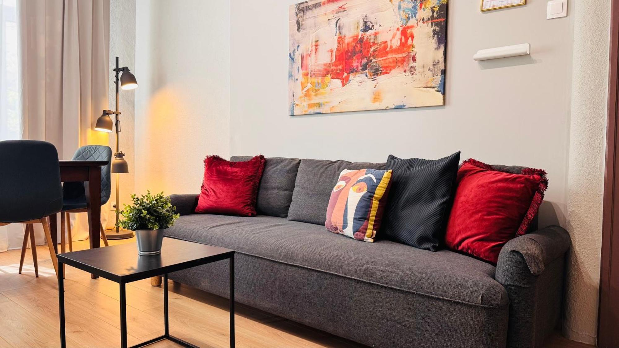 Ideal Home - Spacious & Modern Accommodation Near Unirii Square Бухарест Номер фото