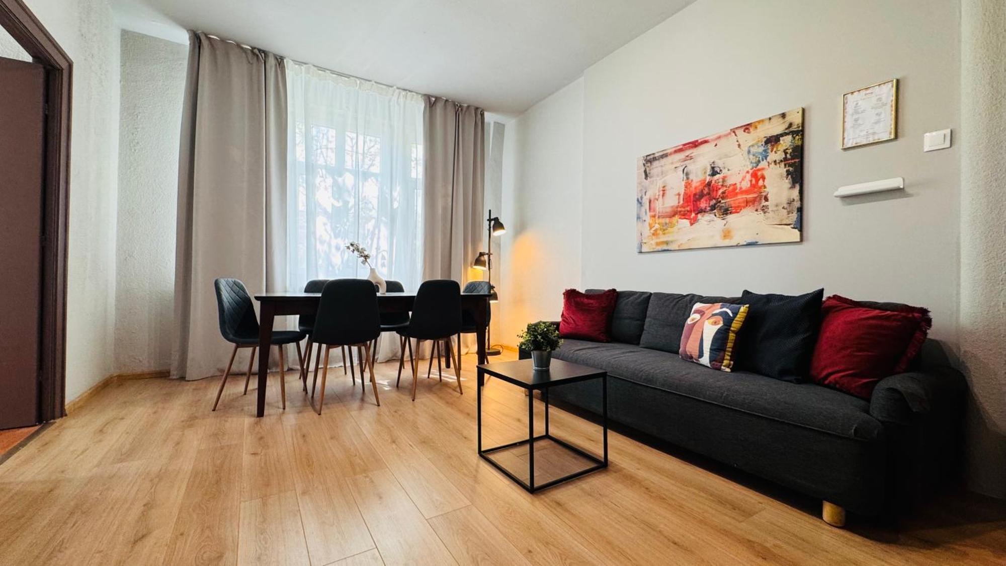 Ideal Home - Spacious & Modern Accommodation Near Unirii Square Бухарест Экстерьер фото