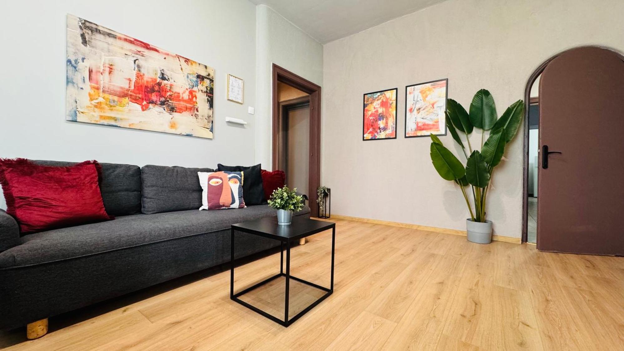 Ideal Home - Spacious & Modern Accommodation Near Unirii Square Бухарест Номер фото