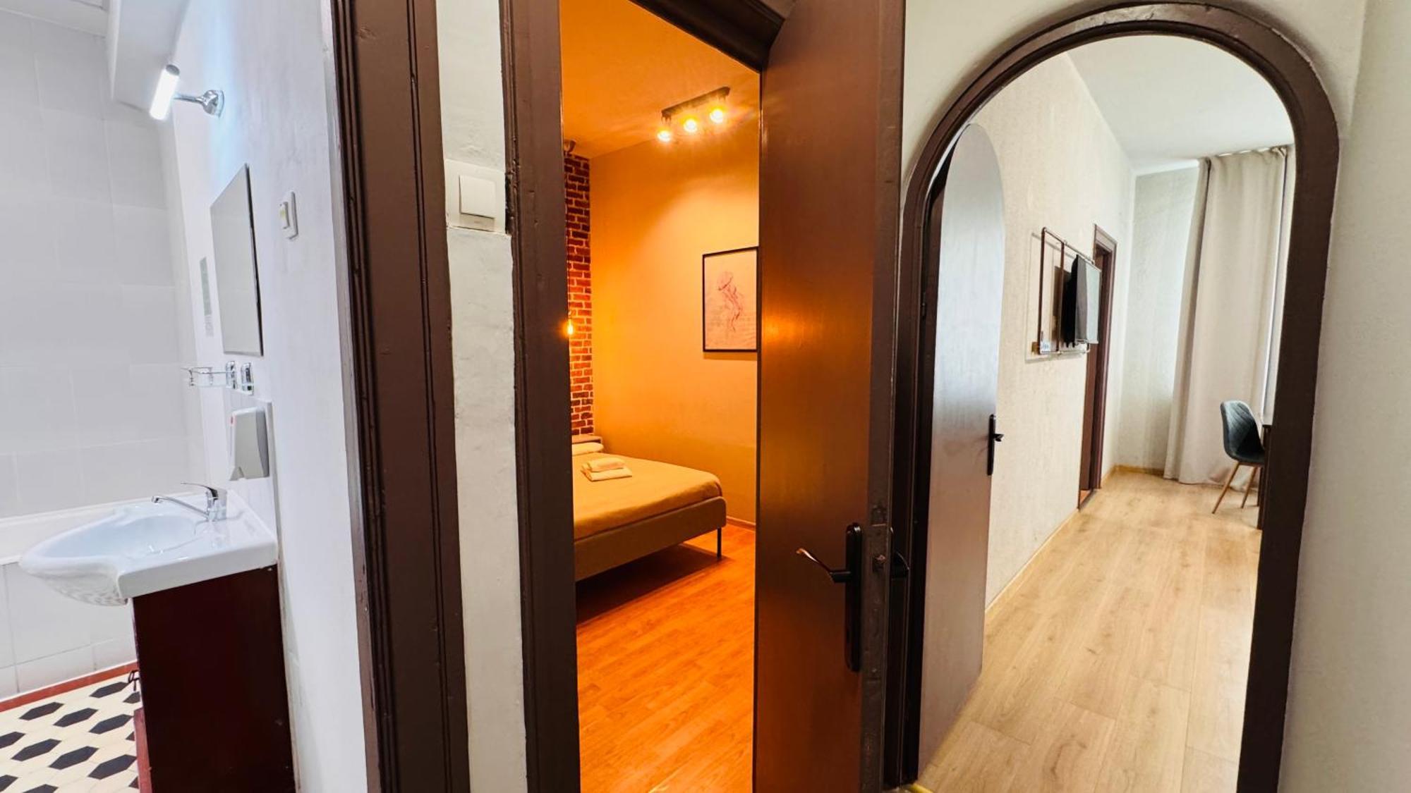 Ideal Home - Spacious & Modern Accommodation Near Unirii Square Бухарест Номер фото