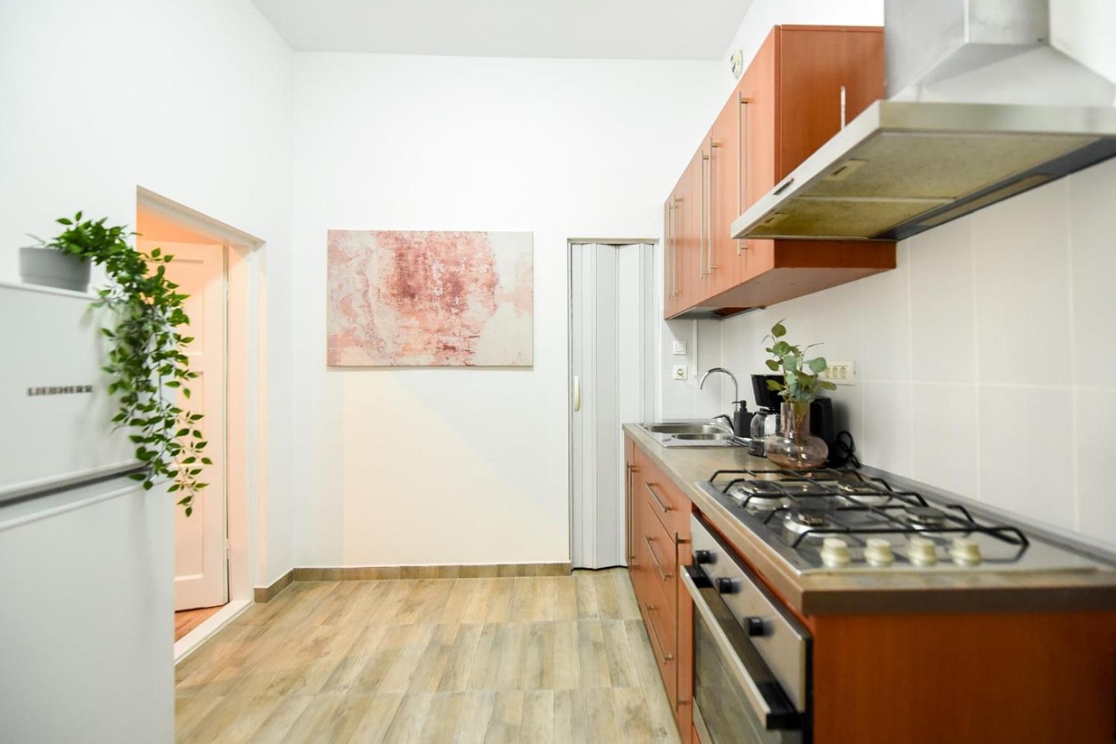 Ideal Home - Spacious & Modern Accommodation Near Unirii Square Бухарест Номер фото